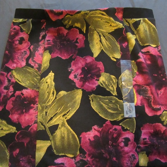 Vera Wang Dresses & Skirts - Simply Vera Vera Wang Floral Print Skirt New L